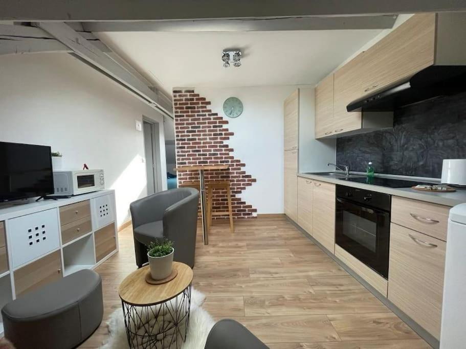 Edouard 2. Logement Complet. Charleville-Mézières Exteriör bild